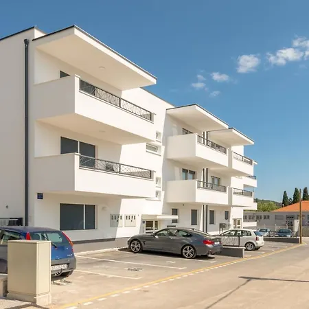 Modern 4* Luxury In Center Apartman