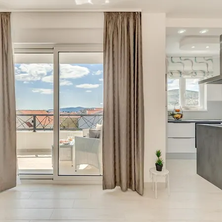 Modern 4* Luxury In Center Trogir