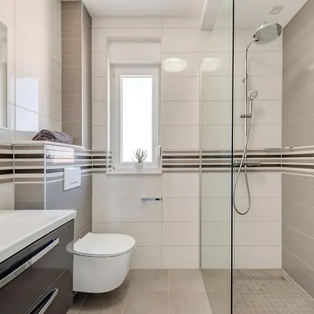 Modern 4* Luxury In Center Apartman