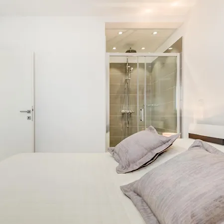 Modern 4* Luxury In Center