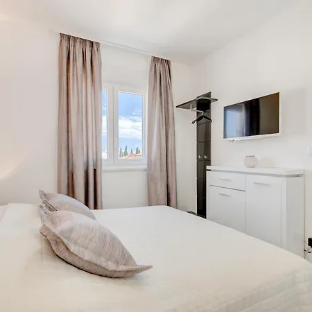 Modern 4* Luxury In Center شقة *