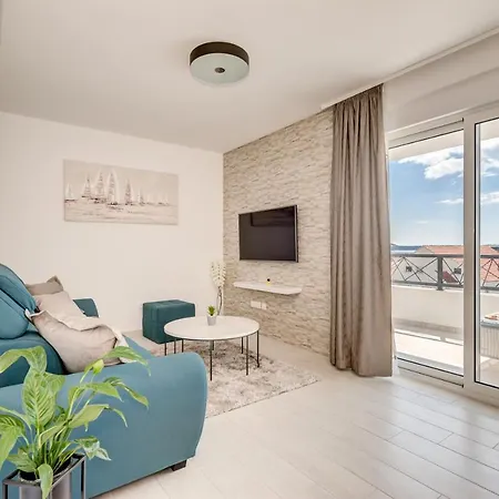 Modern 4* Luxury In Center * تروغير