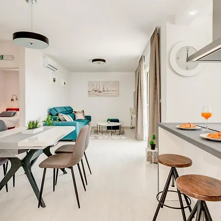 Modern 4* Luxury In Center *