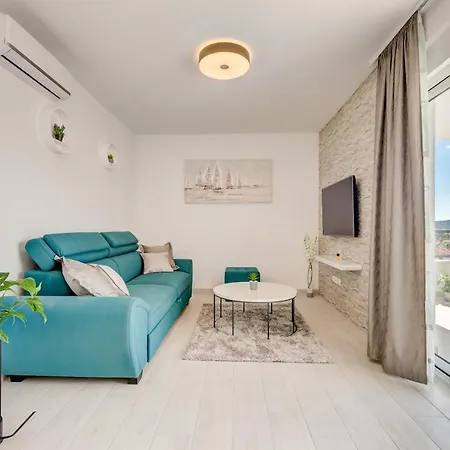Modern 4* Luxury In Center * Τρογκίρ
