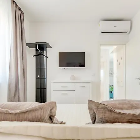 Διαμέρισμα Modern 4* Luxury In Center