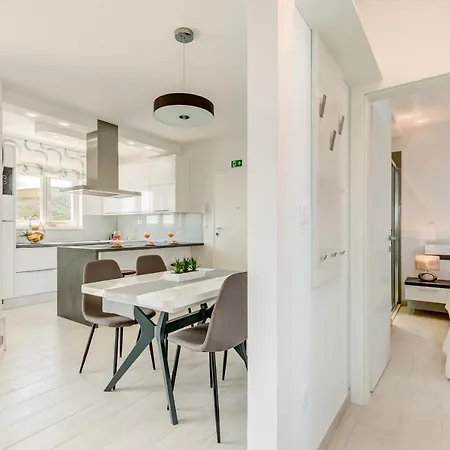 Modern 4* Luxury In Center