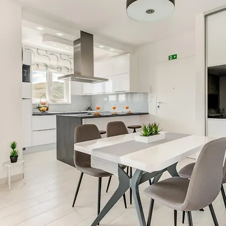 Modern 4* Luxury In Center Trogir