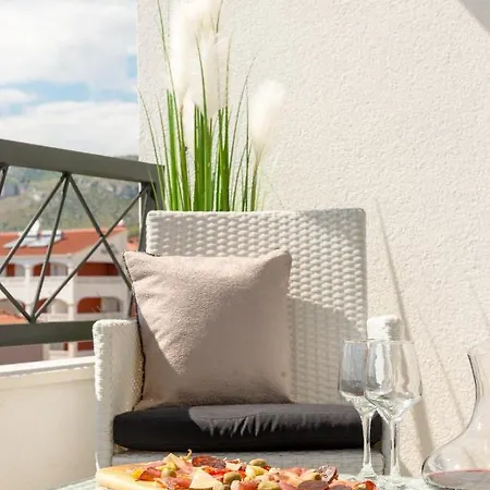 Modern 4* Luxury In Center Apartman *