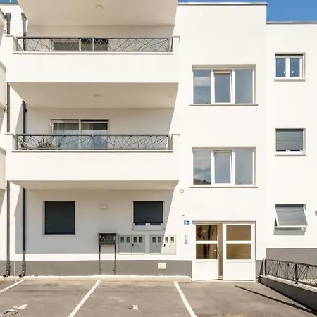 Διαμέρισμα Modern 4* Luxury In Center Τρογκίρ