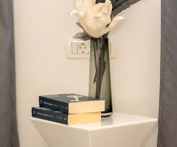 Modern 4* Luxury In Center