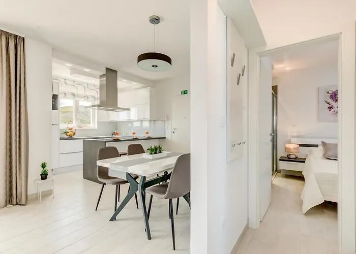 Modern 4* Luxury In Center