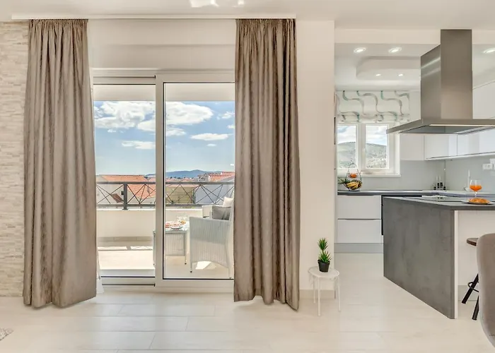 Modern 4* Luxury In Center Trogir