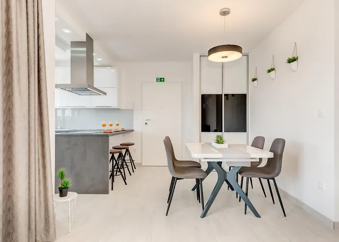 Modern 4* Luxury In Center Appartement Trogir